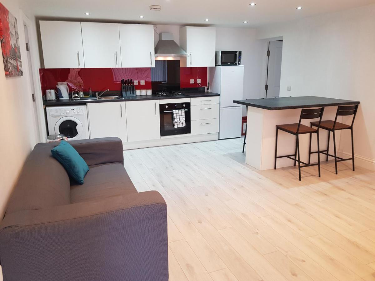 Central Windsor 2 Bedroom Flat With Free Parking Exteriör bild