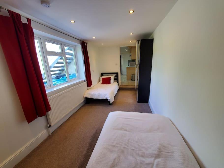 Central Windsor 2 Bedroom Flat With Free Parking Exteriör bild